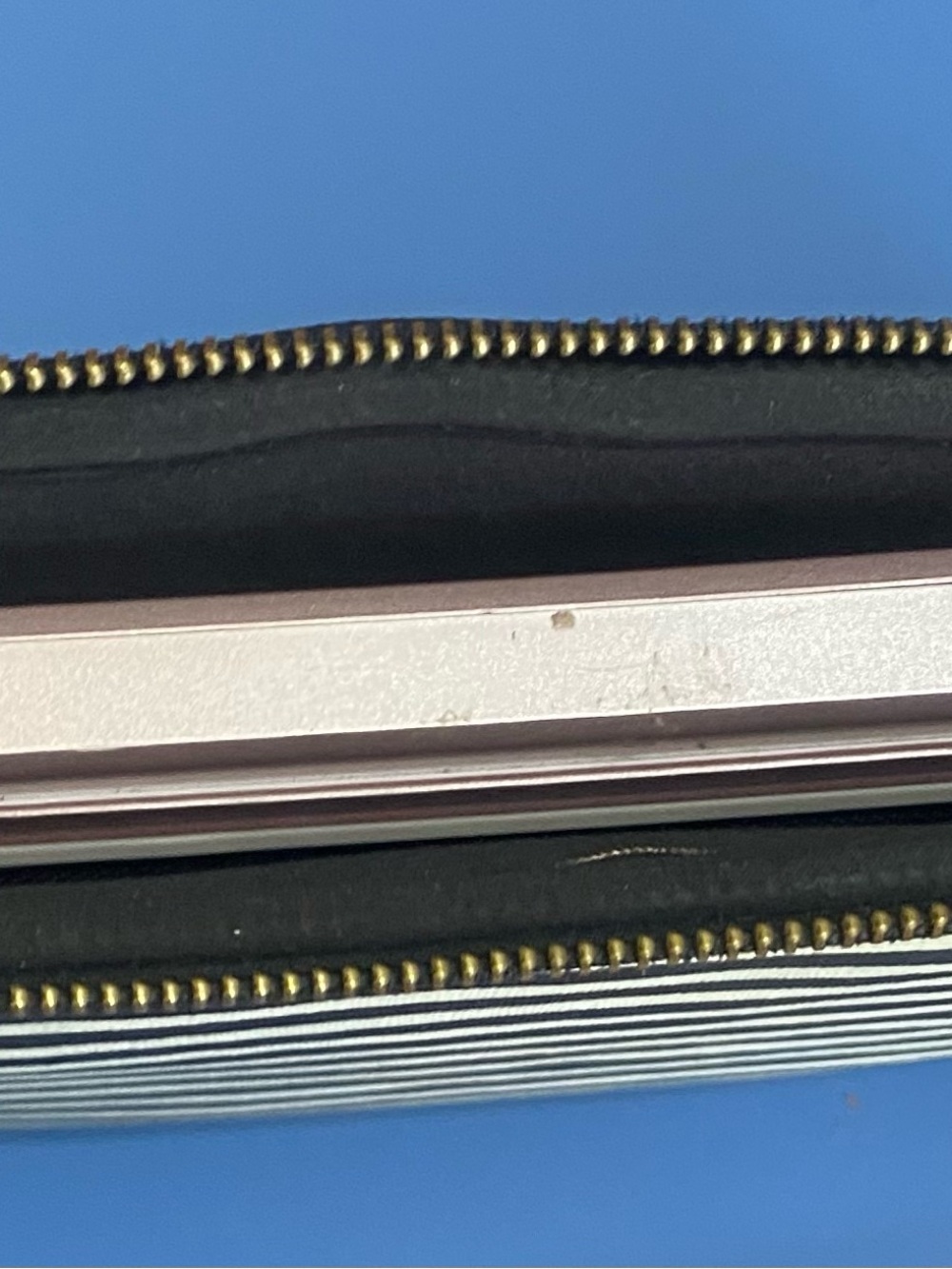 Laptop case Kate Spade Black and White Striped Zip Pouch with Gold Plate - Picture 7 of 7